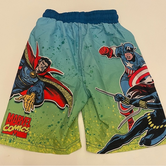BOYS MARVEL Swim shorts size 6 - Picture 2 of 2